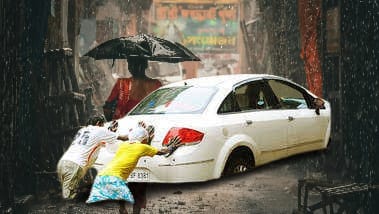 "EV कार बारिश में सुरक्षित है" "EV कार बारिश में सुरक्षित है"